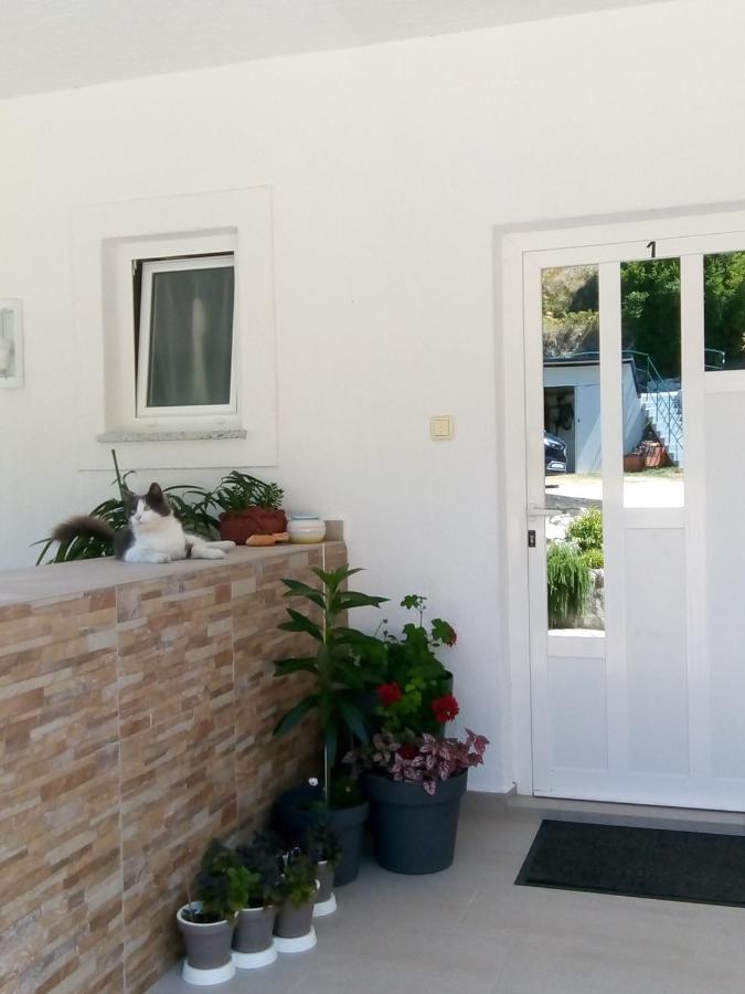 Apartments Rezek Супетарска Драга Екстериор снимка