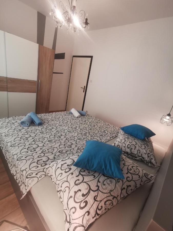 Apartments Rezek Супетарска Драга Екстериор снимка