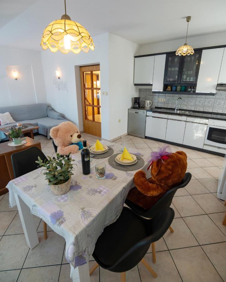 Apartments Rezek Супетарска Драга Екстериор снимка