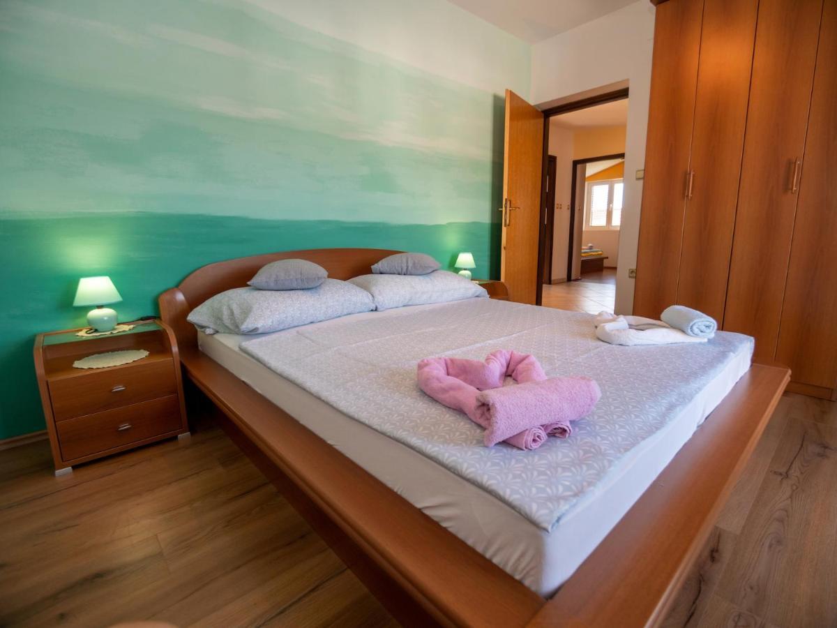 Apartments Rezek Супетарска Драга Екстериор снимка