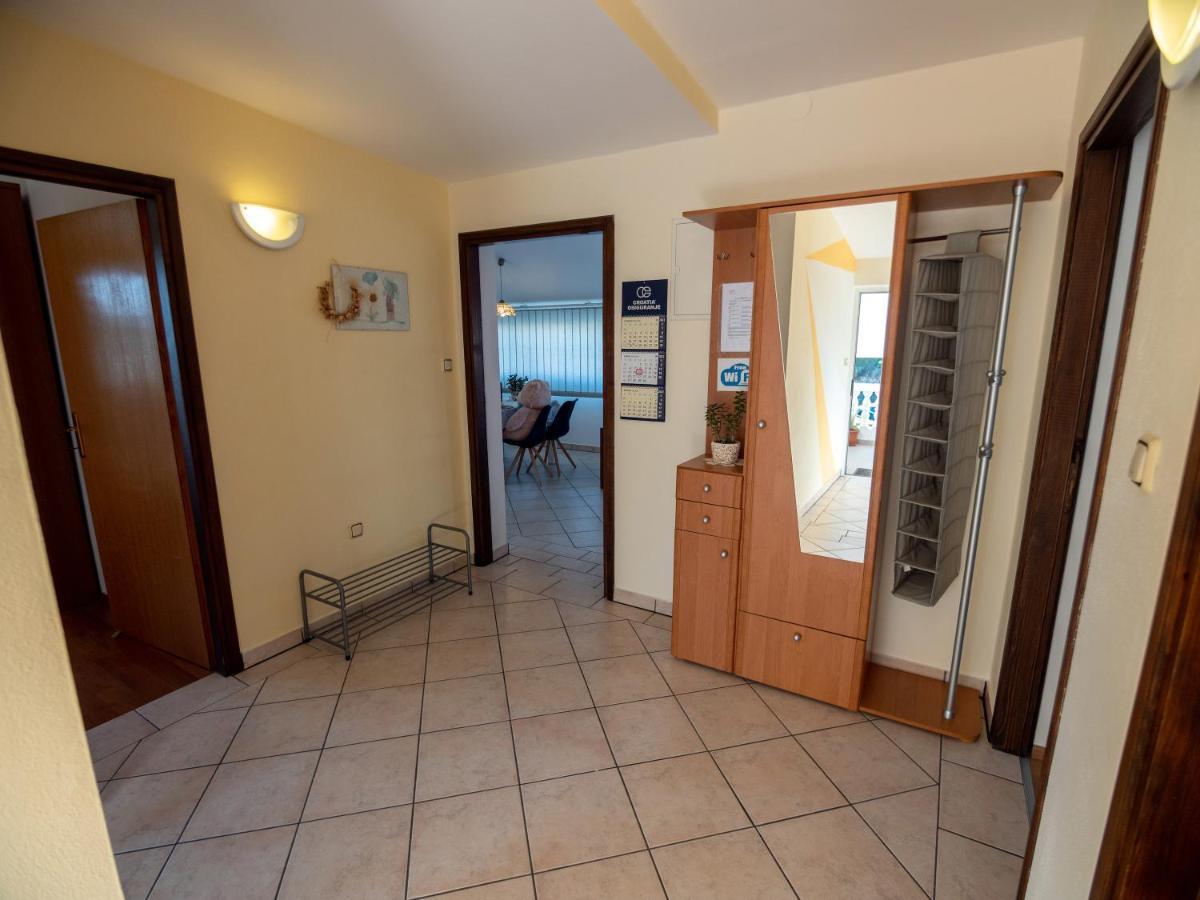 Apartments Rezek Супетарска Драга Екстериор снимка