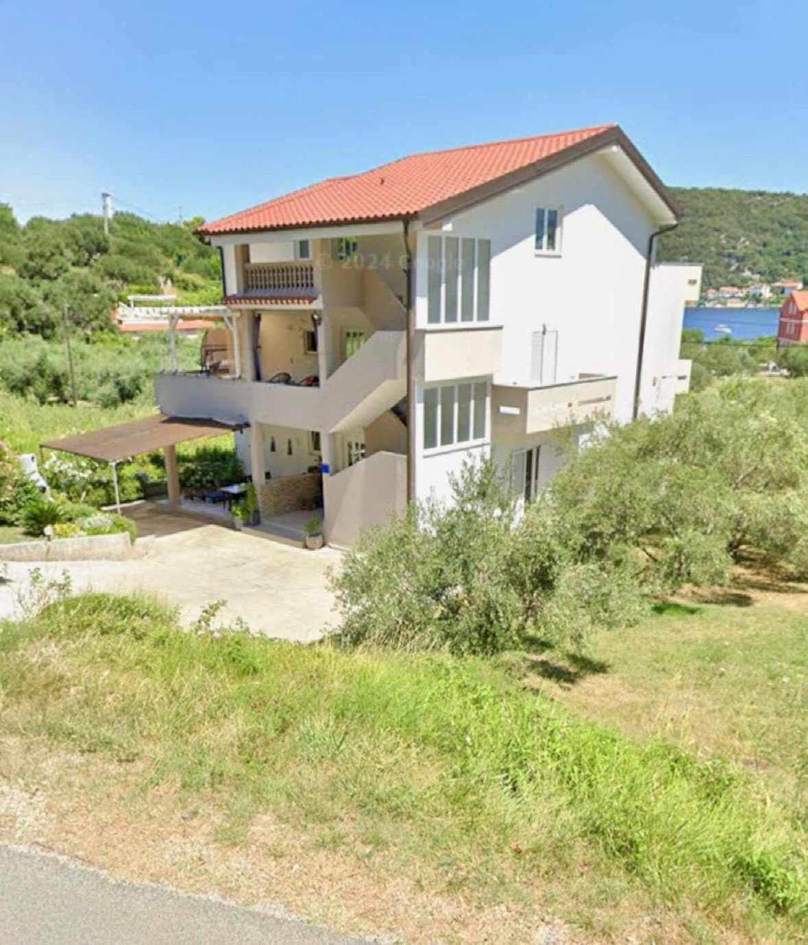 Apartments Rezek Супетарска Драга Екстериор снимка