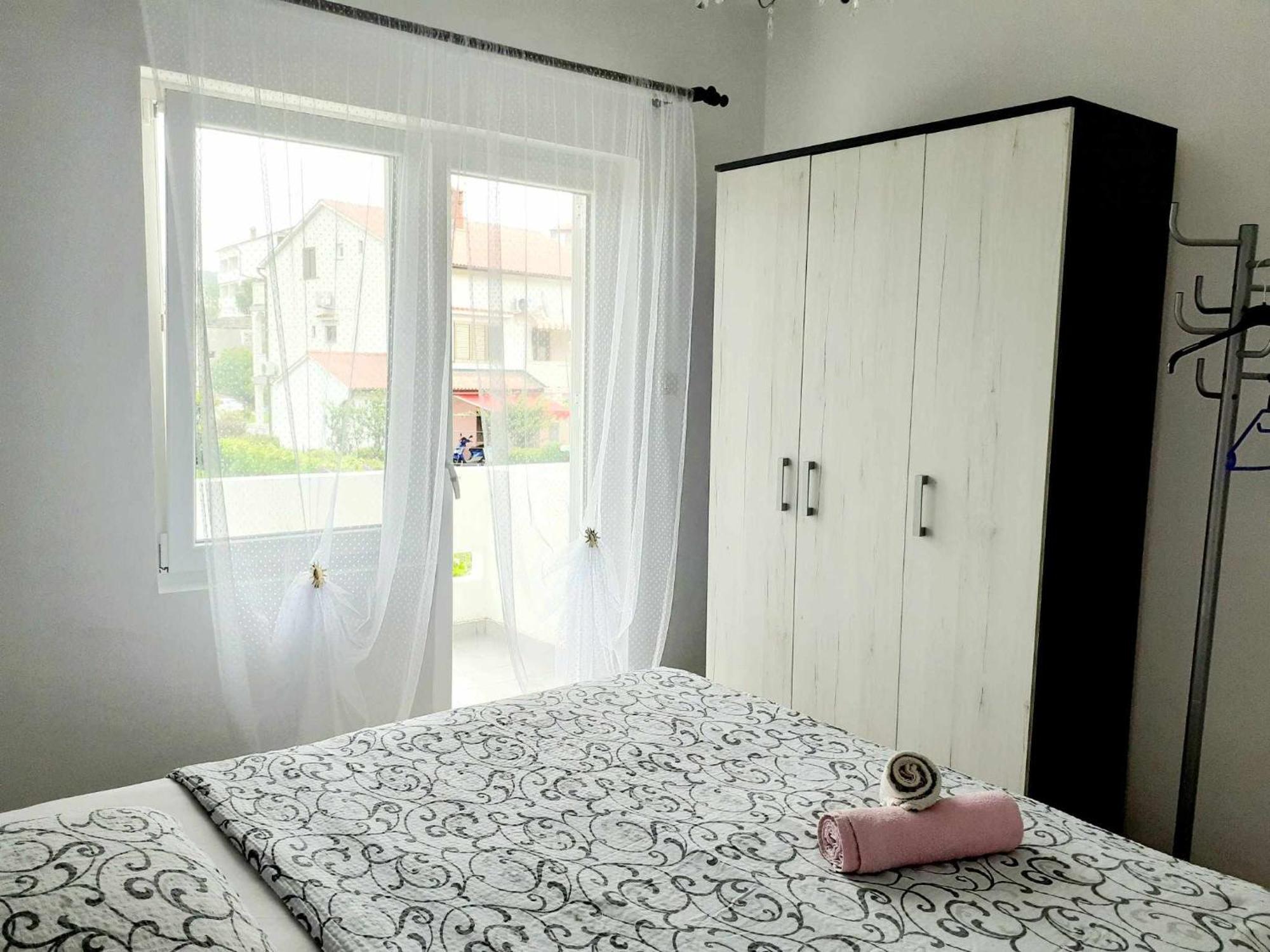 Apartments Rezek Супетарска Драга Екстериор снимка