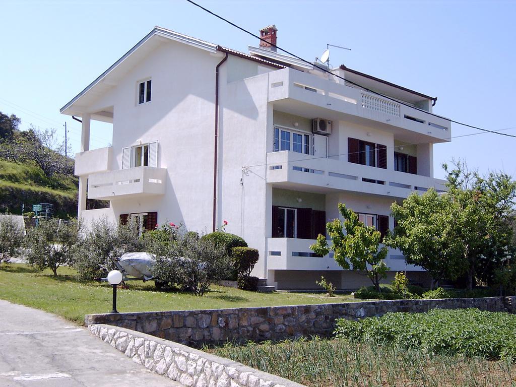 Apartments Rezek Супетарска Драга Екстериор снимка