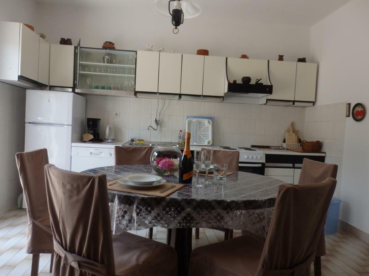 Apartments Rezek Супетарска Драга Екстериор снимка