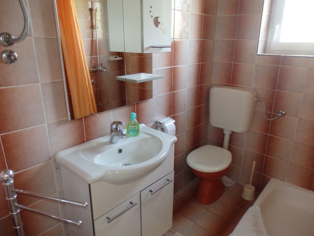 Apartments Rezek Супетарска Драга Екстериор снимка