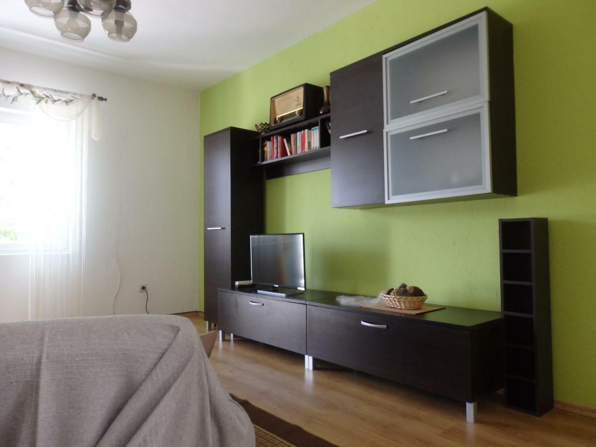 Apartments Rezek Супетарска Драга Екстериор снимка