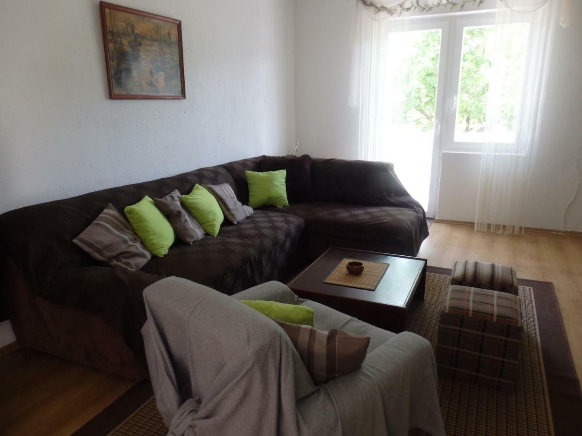 Apartments Rezek Супетарска Драга Екстериор снимка