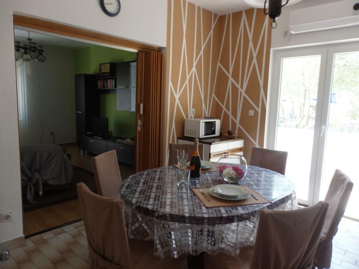 Apartments Rezek Супетарска Драга Екстериор снимка